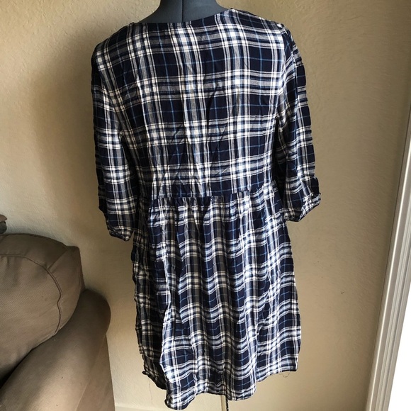 ❗️5/$25❗️Plaid & Floral Dress - Picture 4 of 5